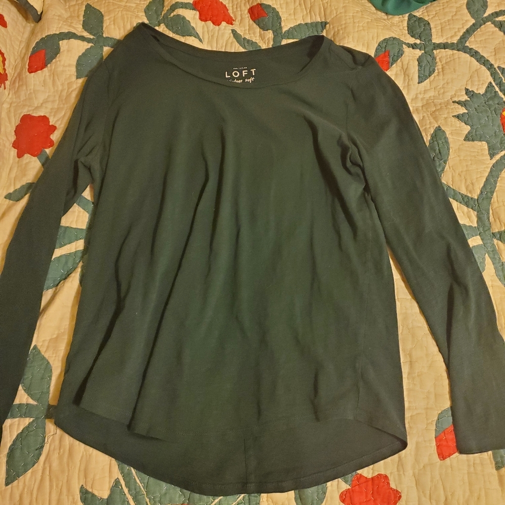 Green long sleeve tee